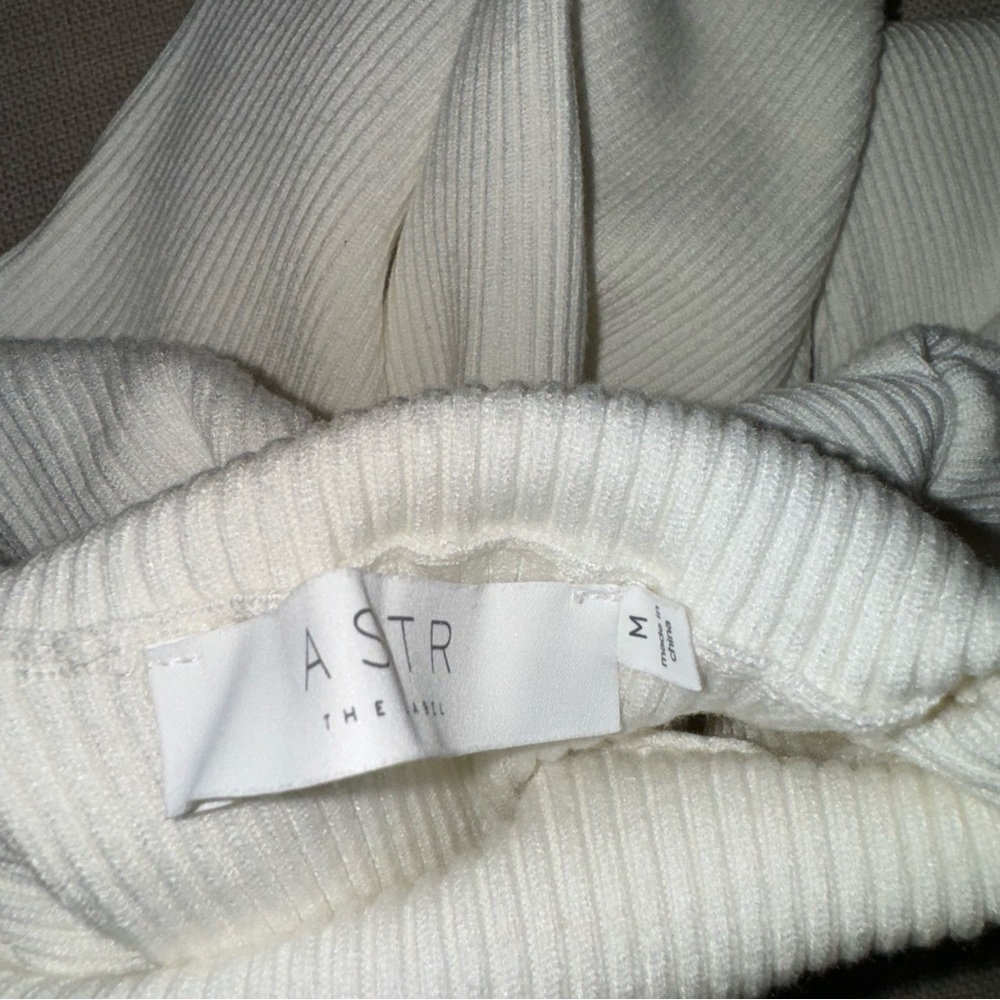 ASTR The Label Front Cutout Long Sleeve Sweater Bodysuit Cream - Picture 4 of 5